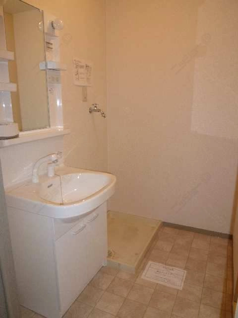 洗濯機置場　同型参考写真